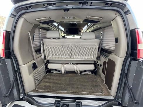 Used 2015 Chevrolet Express 2500 Extended RWD image 10