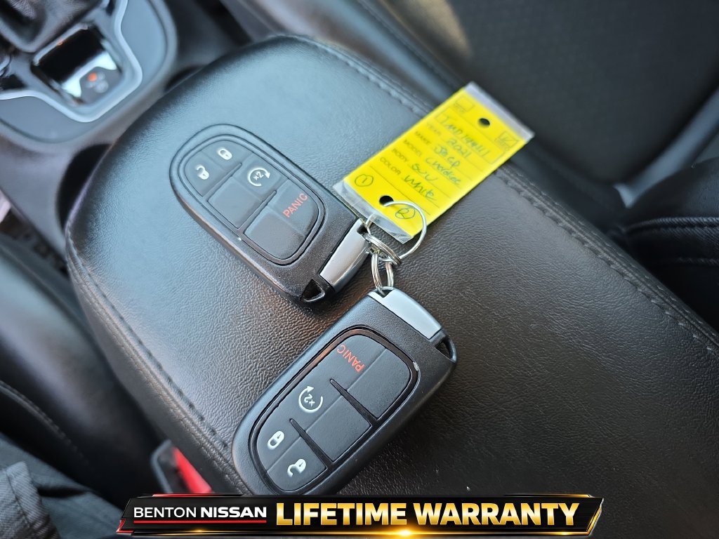 Used 2021 Jeep Cherokee Latitude Plus FWD image 13