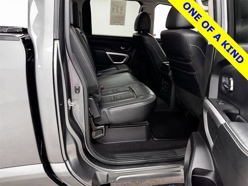 Used 2016 Nissan Titan XD image 14
