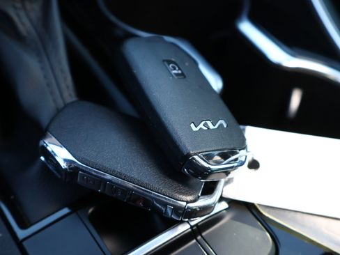 Used 2024 Kia K5 GT image 24