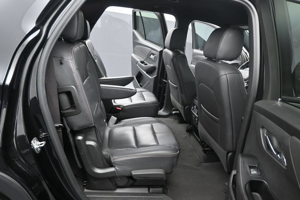 Used 2024 Chevrolet Traverse RS FWD image 18