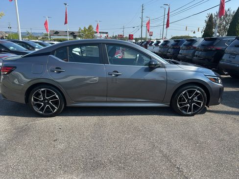 New 2025 Nissan Sentra SR w/ SR Premium Package image 2