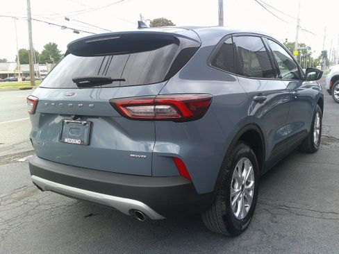 Used 2025 Ford Escape Active AWD/4WD image 9