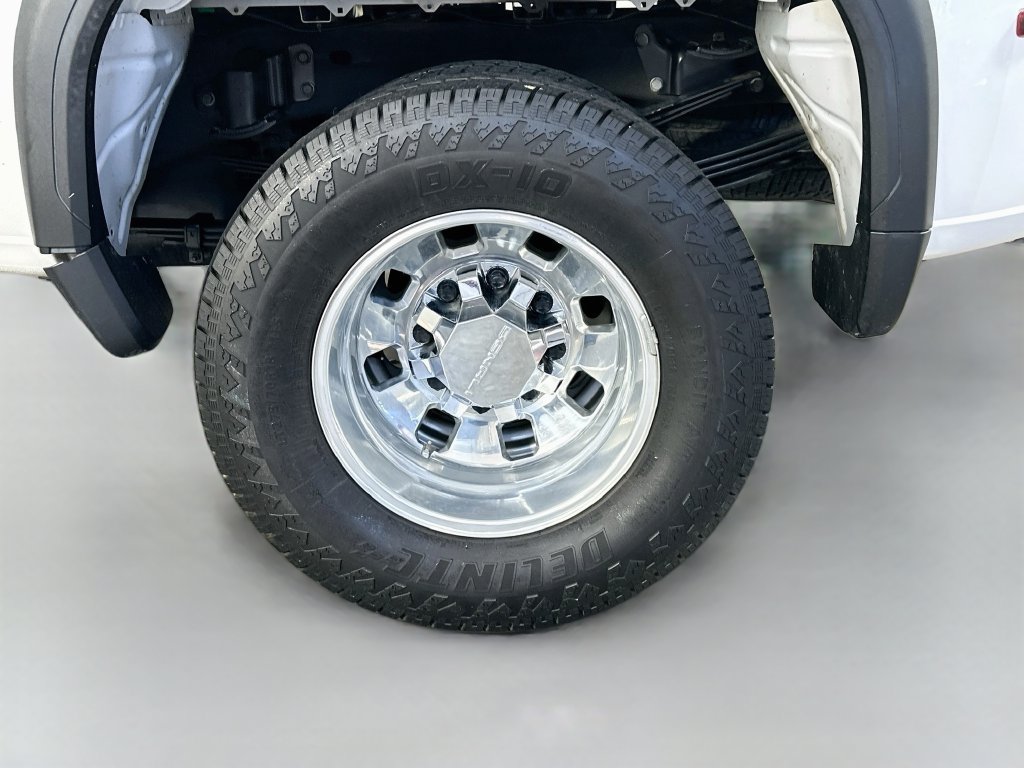 Used 2024 GMC Sierra 3500 Denali w/ Technology Package AWD/4WD image 29