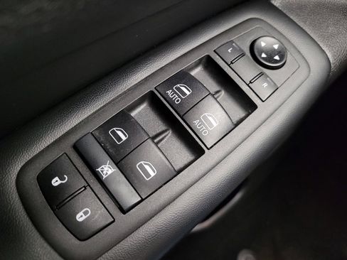 Used 2021 Jeep Grand Cherokee Limited w/ Luxury Group II image 27