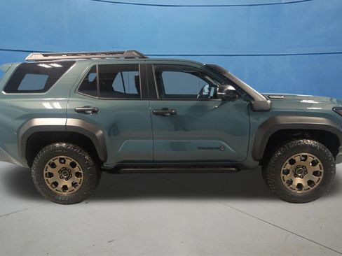 Used 2025 Toyota 4Runner Trailhunter image 39