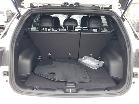 Used 2023 Jeep Compass Limited image 10