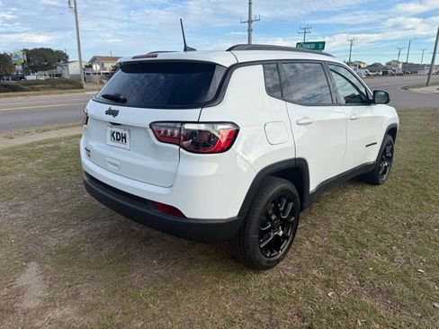 New 2026 Jeep Compass Latitude AWD/4WD image 7