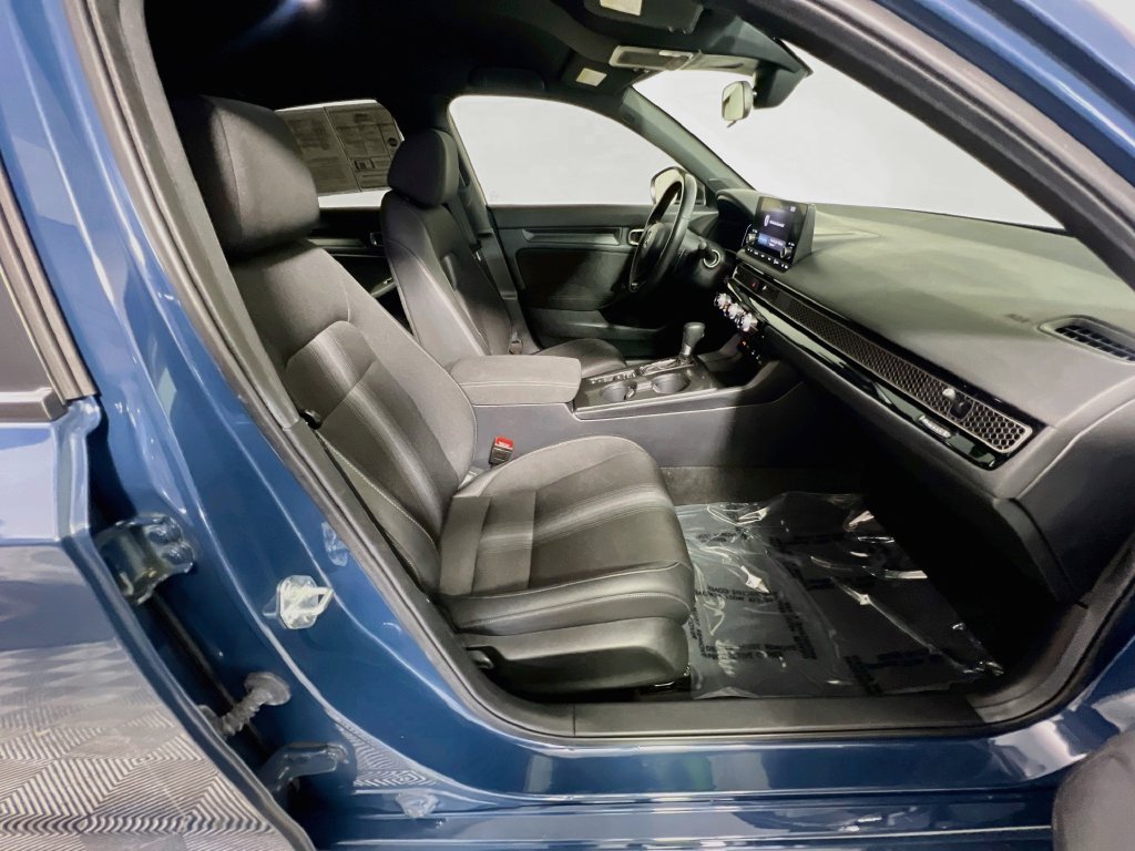 Used 2025 Honda Civic Sport image 28