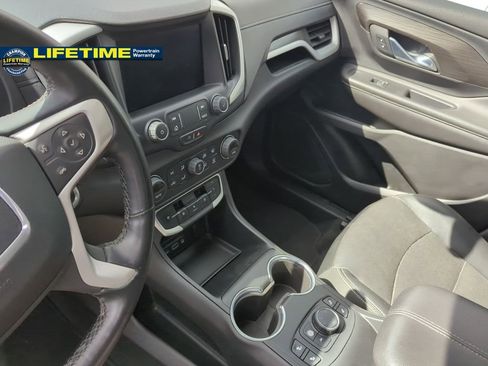 Used 2023 GMC Terrain SLT image 8