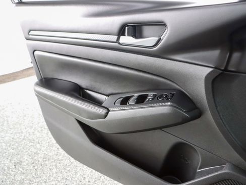 Used 2024 Nissan Altima 2.5 SV image 21