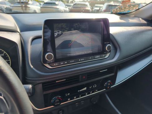 Used 2024 Nissan Rogue SV FWD image 23