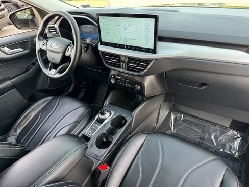 Used 2025 Ford Escape Platinum w/ Premium Technology Package FWD image 19