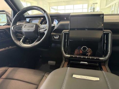 New 2026 GMC Yukon Denali w/ Denali Reserve Package AWD/4WD image 3