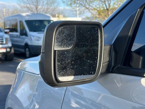 Used 2018 Ford Explorer XLT AWD/4WD image 8