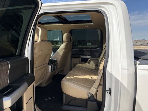 Used 2017 Ford F250 Lariat w/ Lariat Ultimate Package image 12