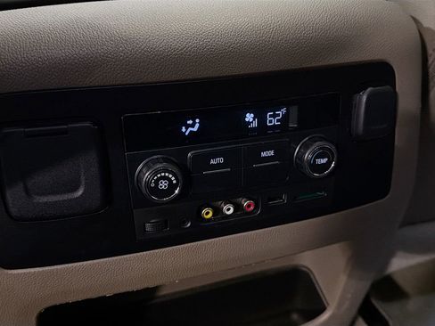 Used 2016 Chevrolet Suburban LT AWD/4WD image 29