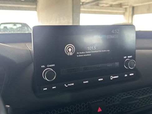 Used 2025 Honda HR-V Sport image 17