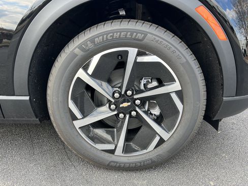 New 2026 Chevrolet Equinox EV LT image 13