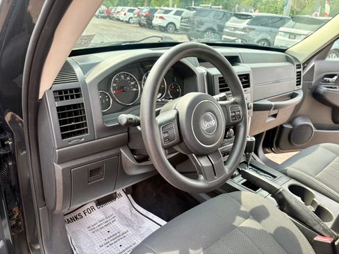 Used 2011 Jeep Liberty Sport AWD/4WD image 15