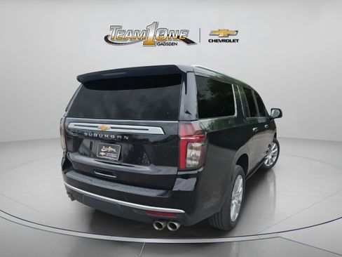 Used 2024 Chevrolet Suburban High Country RWD image 8