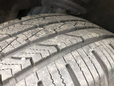 Used 2020 Ford Explorer XLT w/ Comfort Package image 26