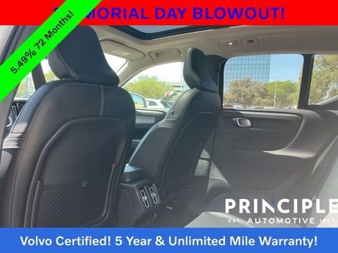 Certified 2025 Volvo XC40 B5 Core AWD/4WD image 33