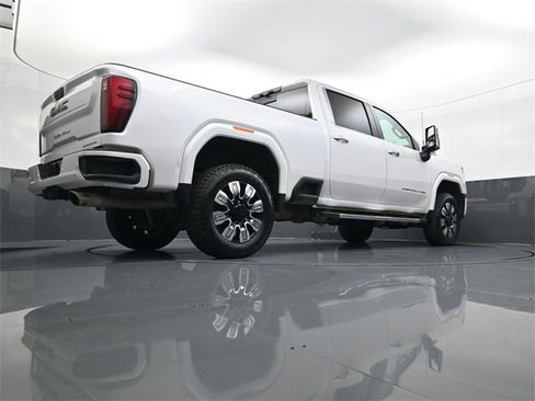 Used 2024 GMC Sierra 2500 Denali w/ Denali Reserve Package image 25