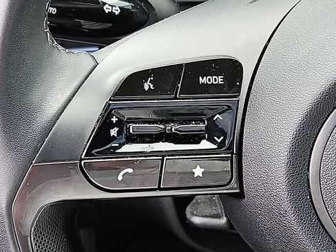 Used 2024 Hyundai Elantra Limited FWD image 21