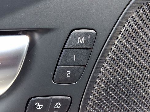 New 2026 Volvo XC60 B5 Ultra w/ Protection Package Premier image 18