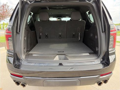 Used 2025 Chevrolet Suburban Z71 AWD/4WD image 43