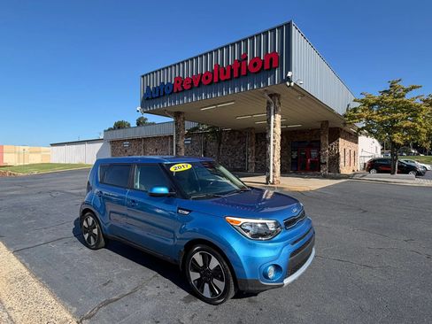 Used 2017 Kia Soul + w/ Designer's Package FWD image 1