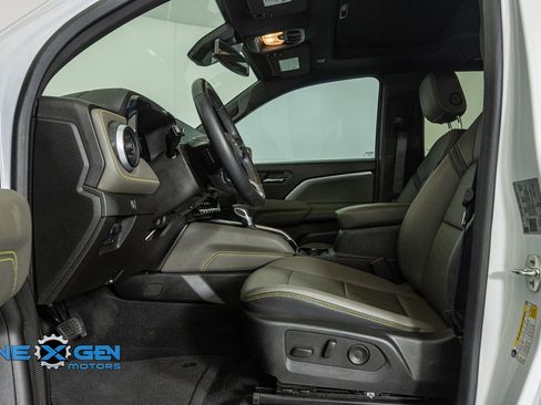 Used 2024 Chevrolet Colorado ZR2 w/ ZR2 Convenience Package III AWD/4WD image 11