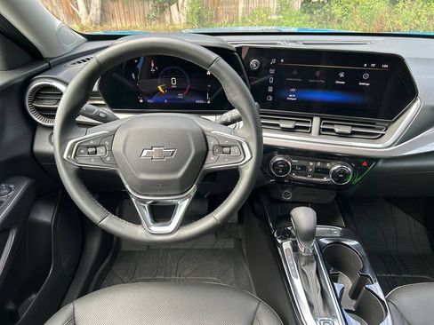 Used 2025 Chevrolet Trax ACTIV w/ Driver Confidence Package FWD image 17