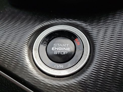 Used 2024 Jeep Grand Cherokee L Laredo image 23