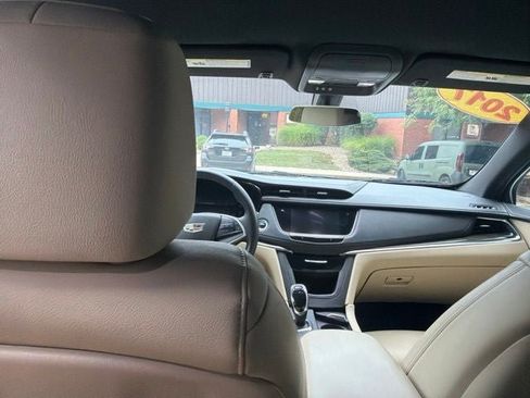 Used 2017 Cadillac XT5 FWD image 19