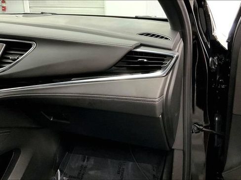 Used 2022 Buick Enclave Avenir w/ Avenir Technology Package AWD/4WD image 19
