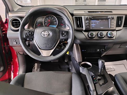 Used 2015 Toyota RAV4 LE FWD image 46