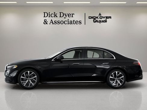 Used 2025 Mercedes-Benz E 350 Sedan image 30