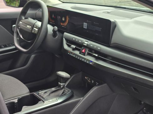 Used 2025 Kia K4 FWD image 9