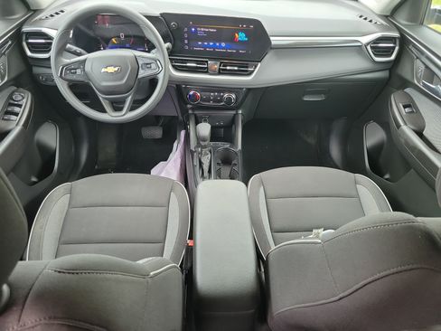Used 2024 Chevrolet TrailBlazer LT w/ Driver Confidence Package FWD image 9