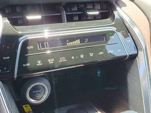Used 2023 Toyota Venza Limited AWD/4WD image 27