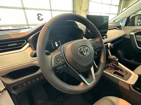 New 2025 Toyota RAV4 Limited image 38