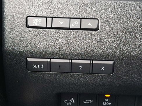 Used 2025 Lexus GX 550 w/ Accessory Package (2T) image 20