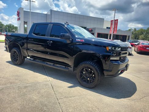 Used 2020 Chevrolet Silverado 1500 LT Trail Boss w/ Midnight Edition AWD/4WD image 9