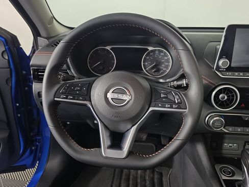 Used 2025 Nissan Sentra SR FWD image 10