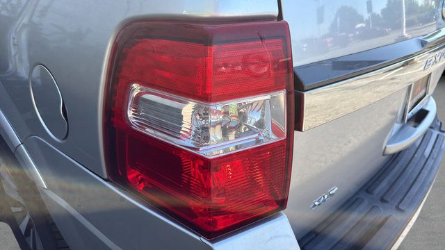 Used 2017 Ford Expedition XLT AWD/4WD image 34