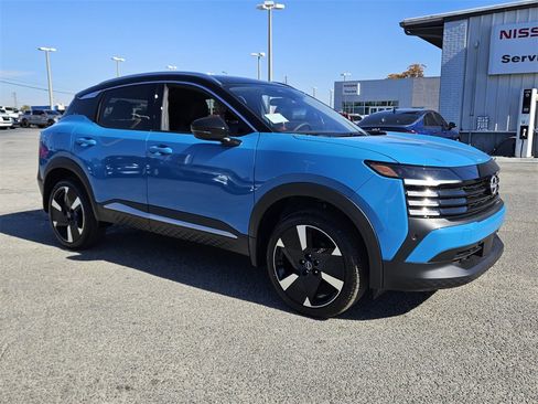 New 2026 Nissan Kicks SR image 16