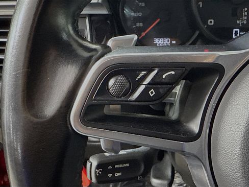 Used 2021 Porsche Macan image 11