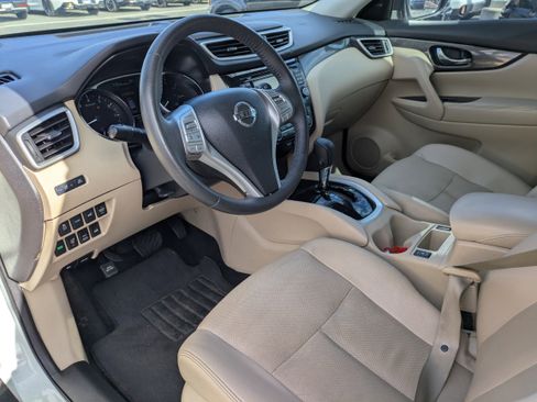 Used 2016 Nissan Rogue SL w/ SL Premium Package image 24